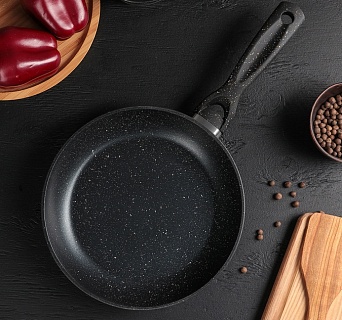 Сковорода кованая Master Star, 24х5 см, индукция, ручка soft-touch-1