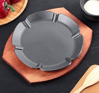 Сковорода 23 см "Круг. Цветок", на деревянной подставке-1