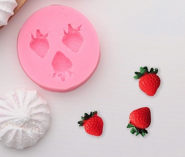 Молд силиконовый 5,5×5,5 см "Клубника"-1