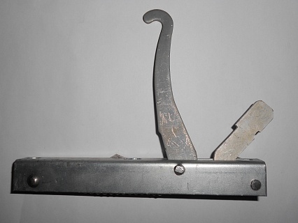 Механизм закрывания двери РАДА20.01.14.00 ПРАВАЯ 2552047d-2