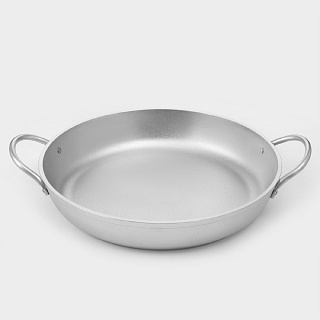 Сковорода ал.литая Д30 с двумя ручками-1