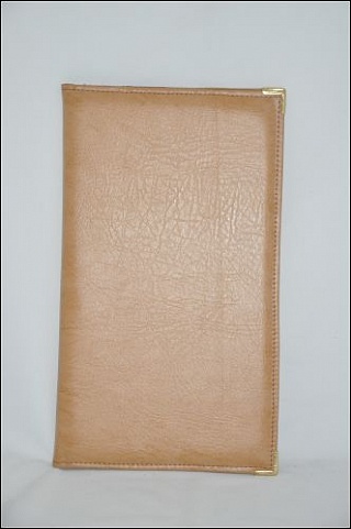 Папка для счетов 22*11см кож.зам.-шелк бежевая росссийский кожзам-1
