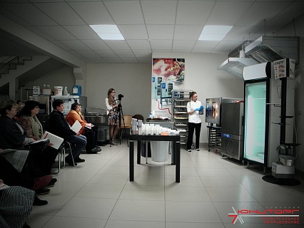 ГК Юниторг приветствовала гостей на мастер-классе торговой марки Abat-9